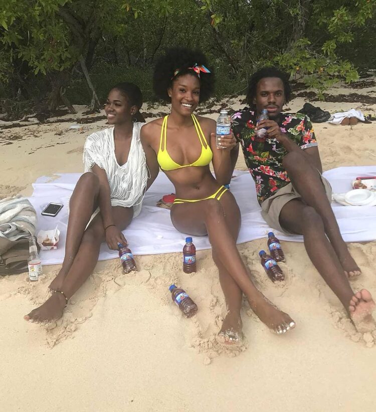 davina bennett feet 6