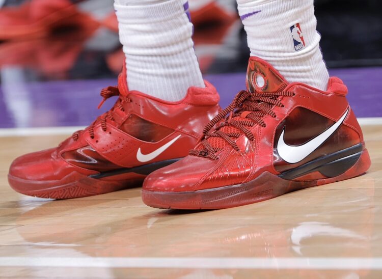 davion mitchell feet 5