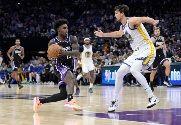 davion mitchell feet 6