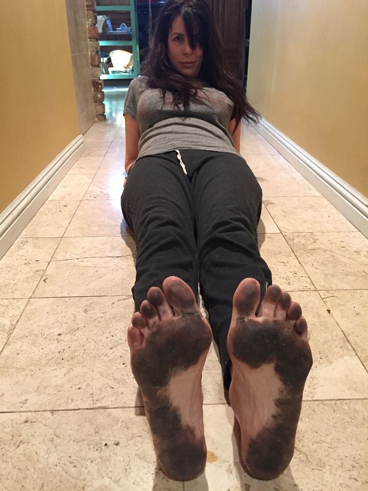 dawn lee feet 1
