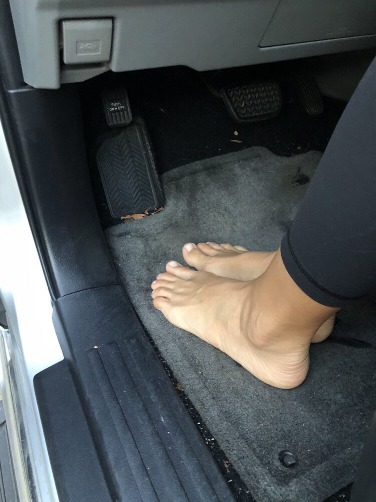 dawn scott feet