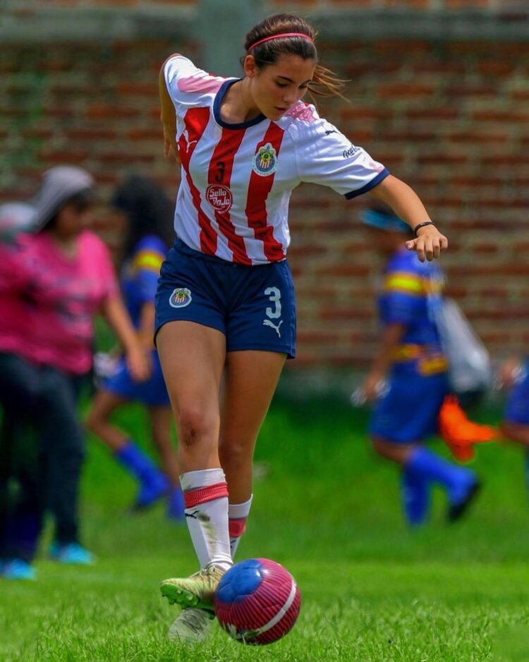 dayana madrigal feet 6