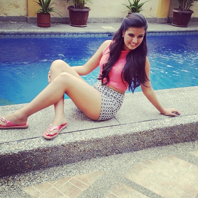 dayanara peralta feet