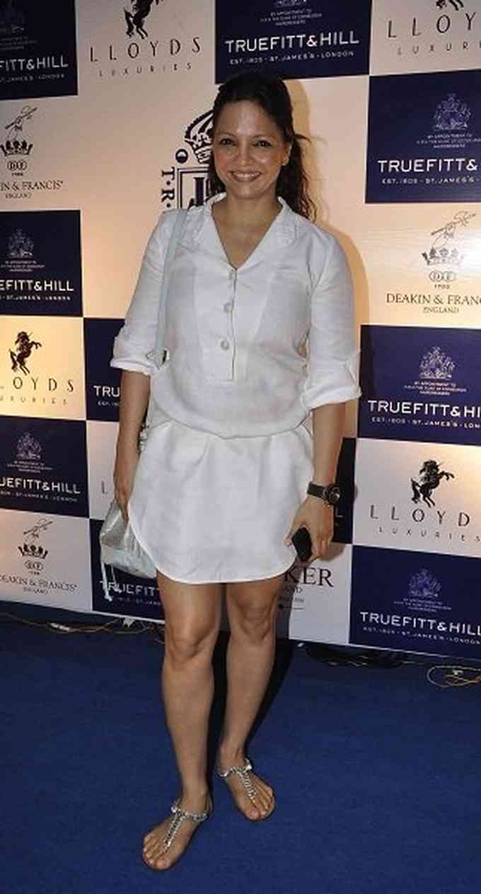 deanne panday feet 4