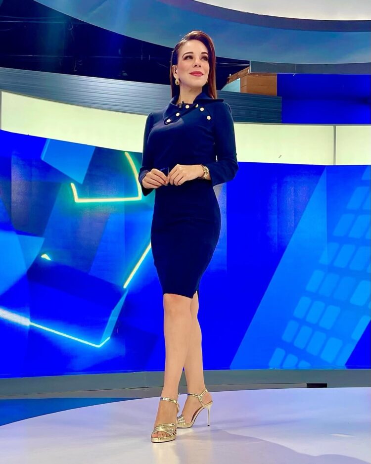 debora estrella feet 3