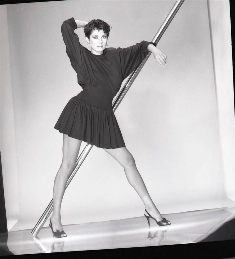 deborah adair feet 6