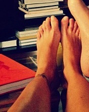 deborah de corral feet