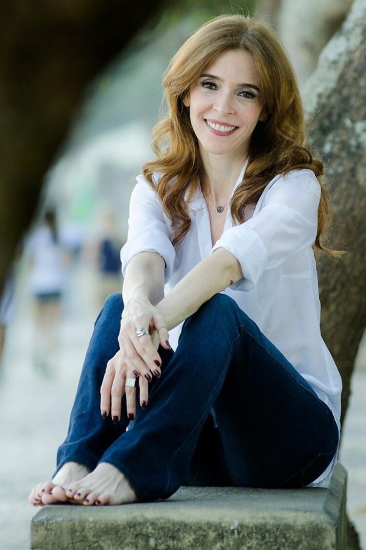 deborah evelyn feet 5