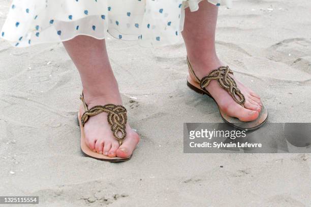 deborah francois feet 5