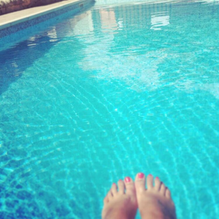 deborah iurato feet 6