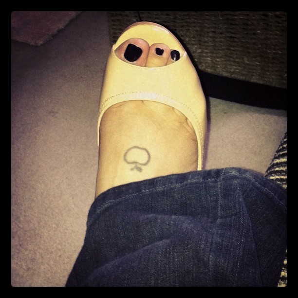 debra digiovanni feet 3