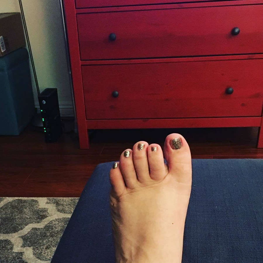 debra digiovanni feet 5