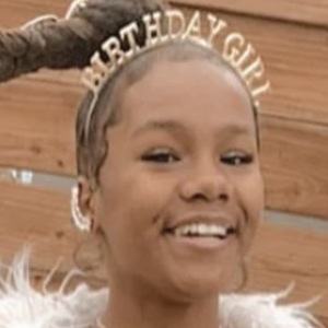 decoreya moore feet 1