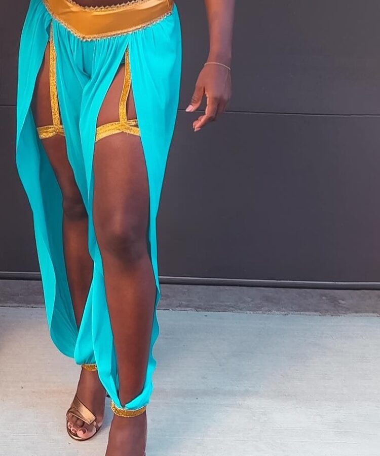 deddeh howard feet 1