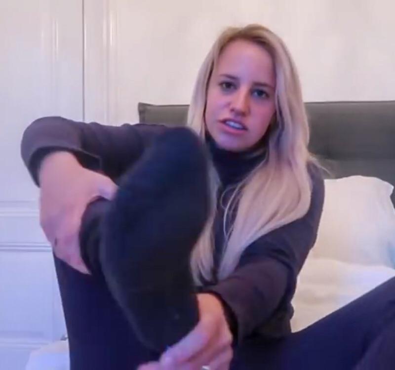 dee van der zeeuw feet 6