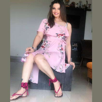 deepshikha nagpal feet