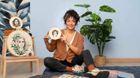 defne gunturkun feet