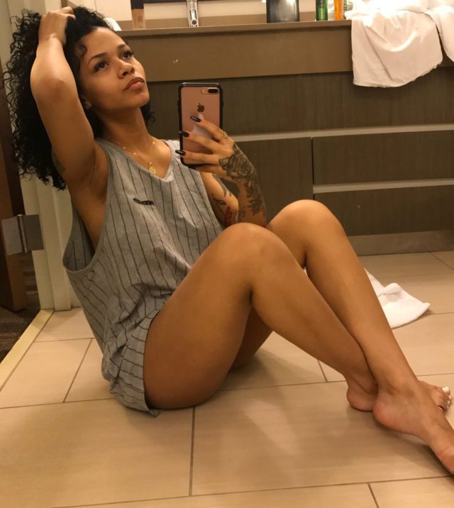 deja hiott feet