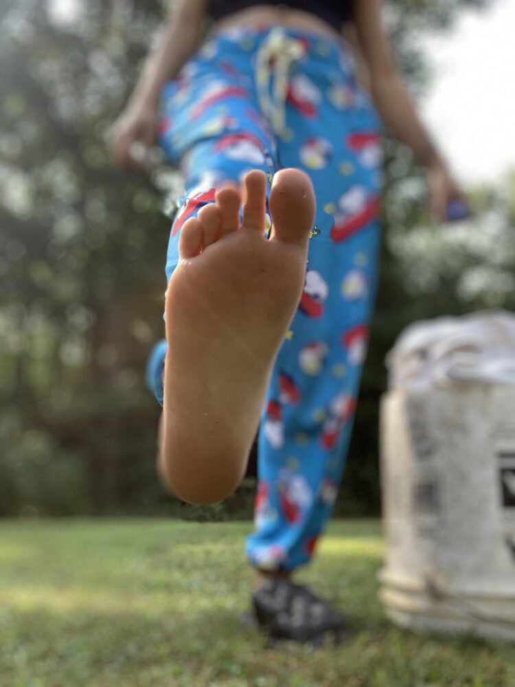 deja lee feet scaled