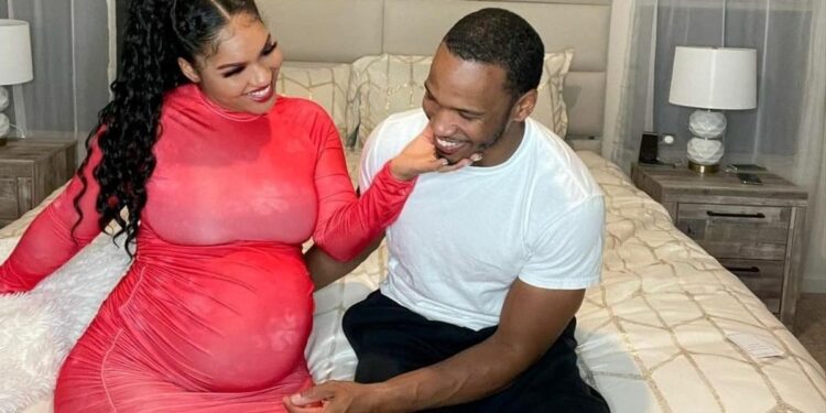 deleesa st. agathe feet 6