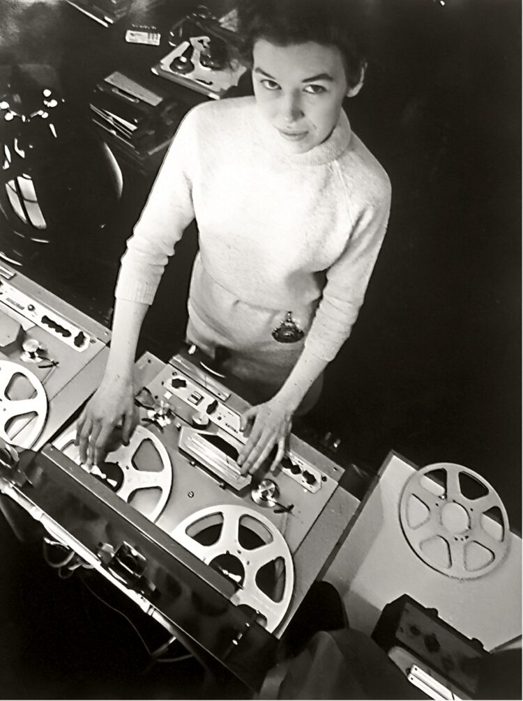 delia derbyshire feet 5