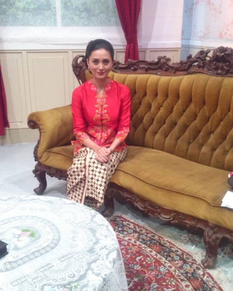 della puspita feet 4