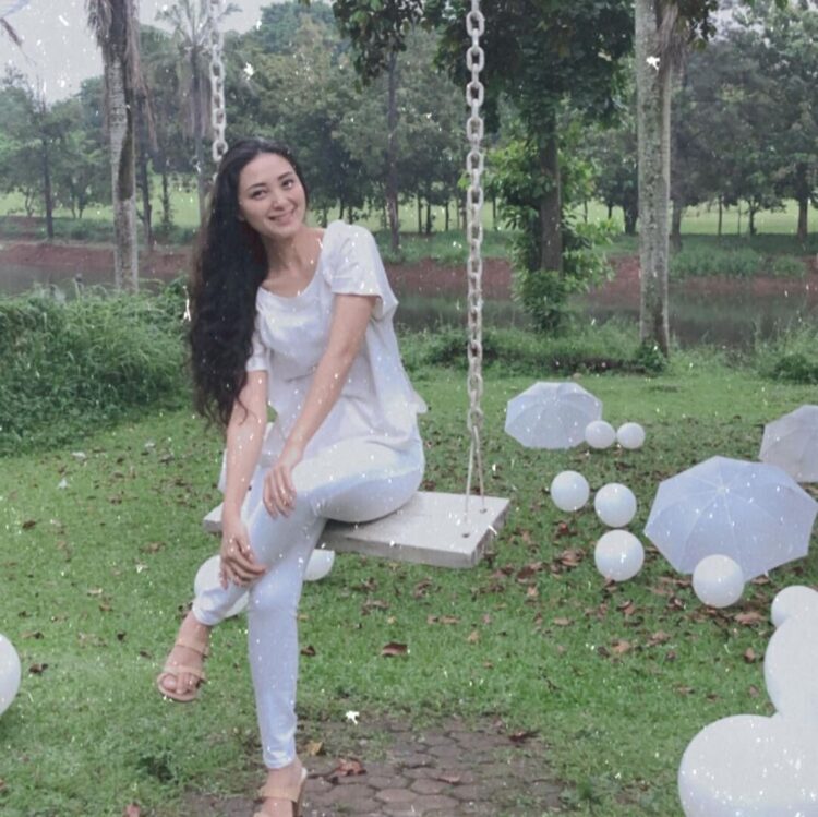 della puspita feet 5