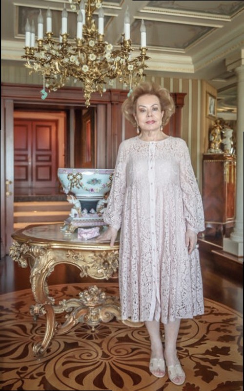 demet sabanci feet 2