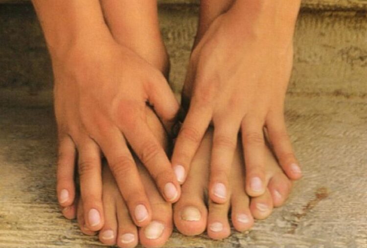 demi van dijk feet 3