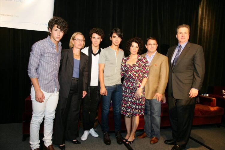 denise jonas feet 4 scaled