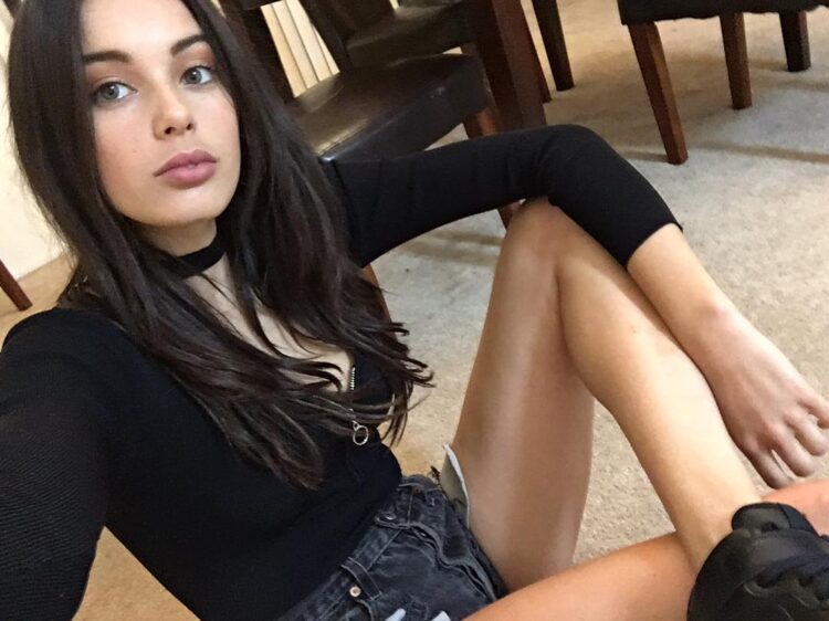 denise schaefer feet 6