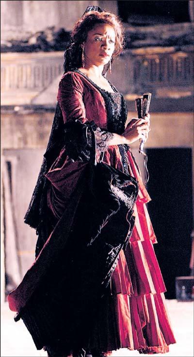 denyce graves feet 2