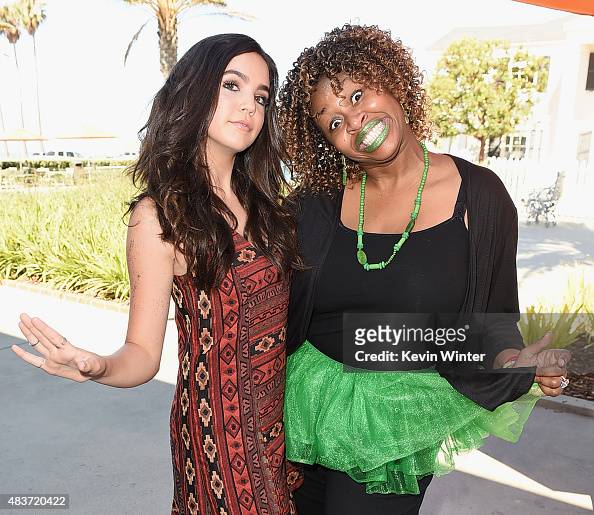 deonzell green feet 2