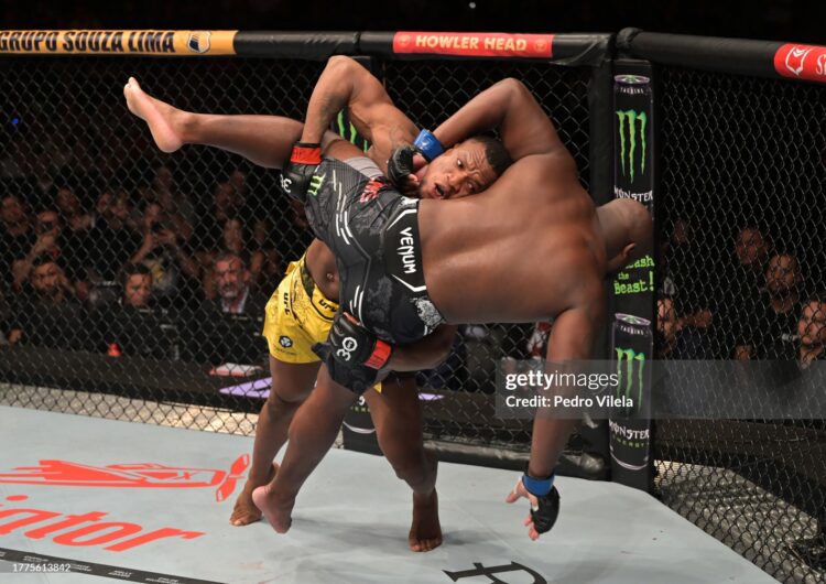 derrick lewis feet 4