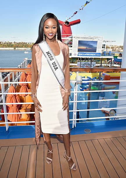 deshauna barber feet 2