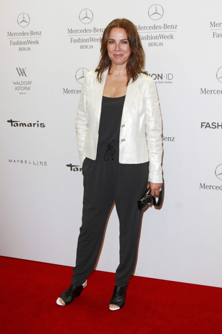 desiree nosbusch feet 4 scaled