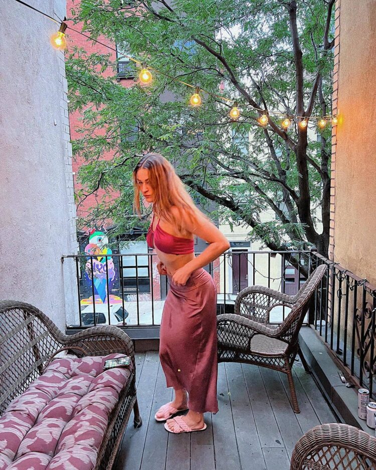 destry allyn spielberg feet 2