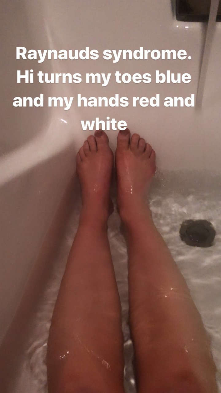 destry allyn spielberg feet 5