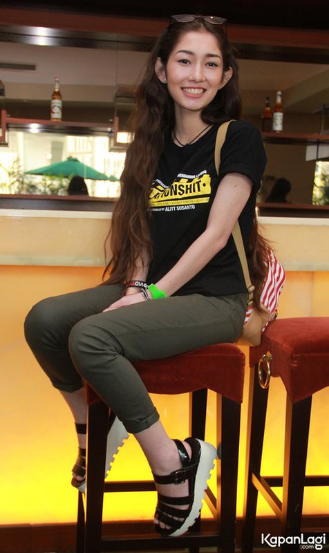 devina aureel feet 1