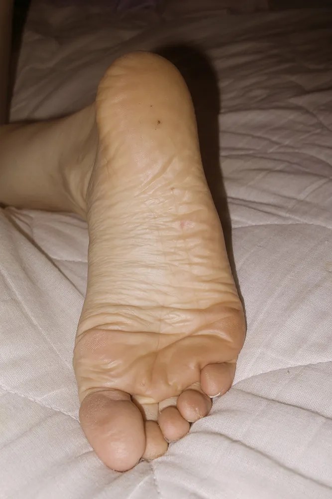devon maloney feet 1