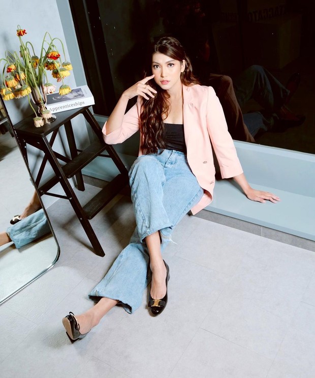 dewi paramita feet 3