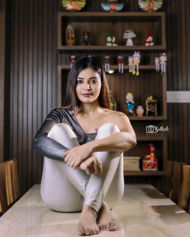 dharsha gupta feet 6