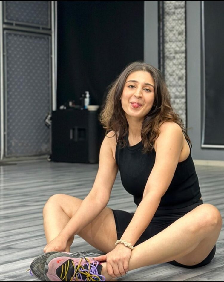 dhvani bhanushali feet 5