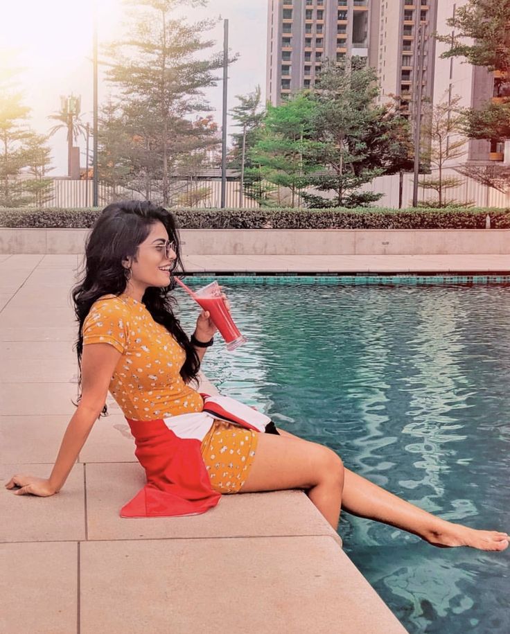 dhwani bhatt feet 4