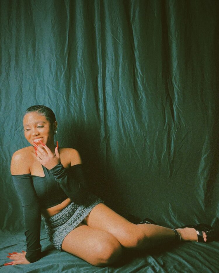 diamond the body feet 1