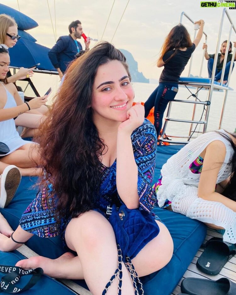 diana khan feet 1