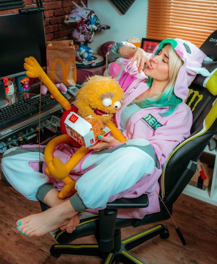 diana monster feet 1