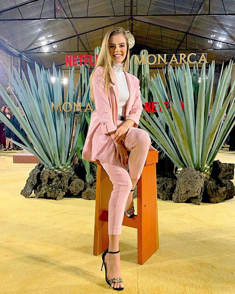 diana paulina feet 6