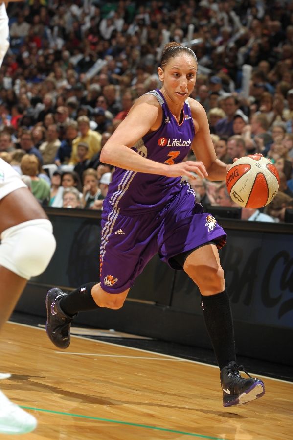 diana taurasi feet 3