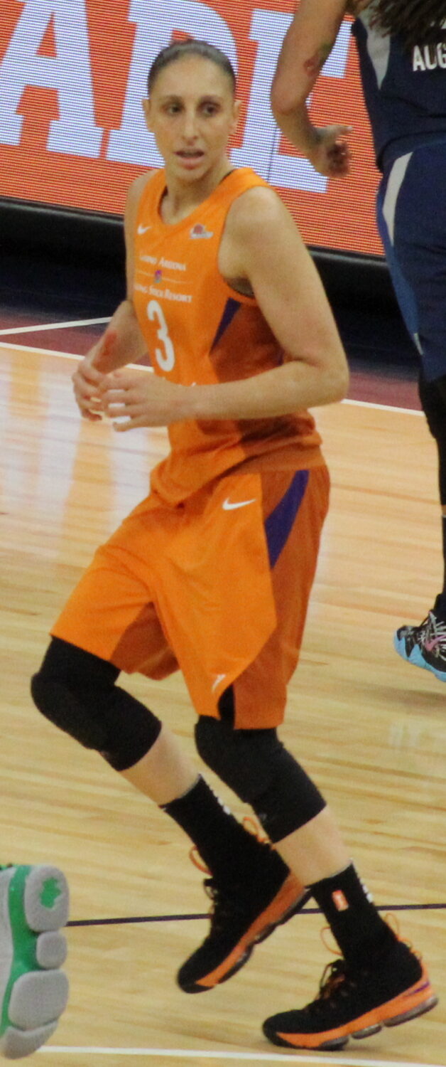 diana taurasi feet 5